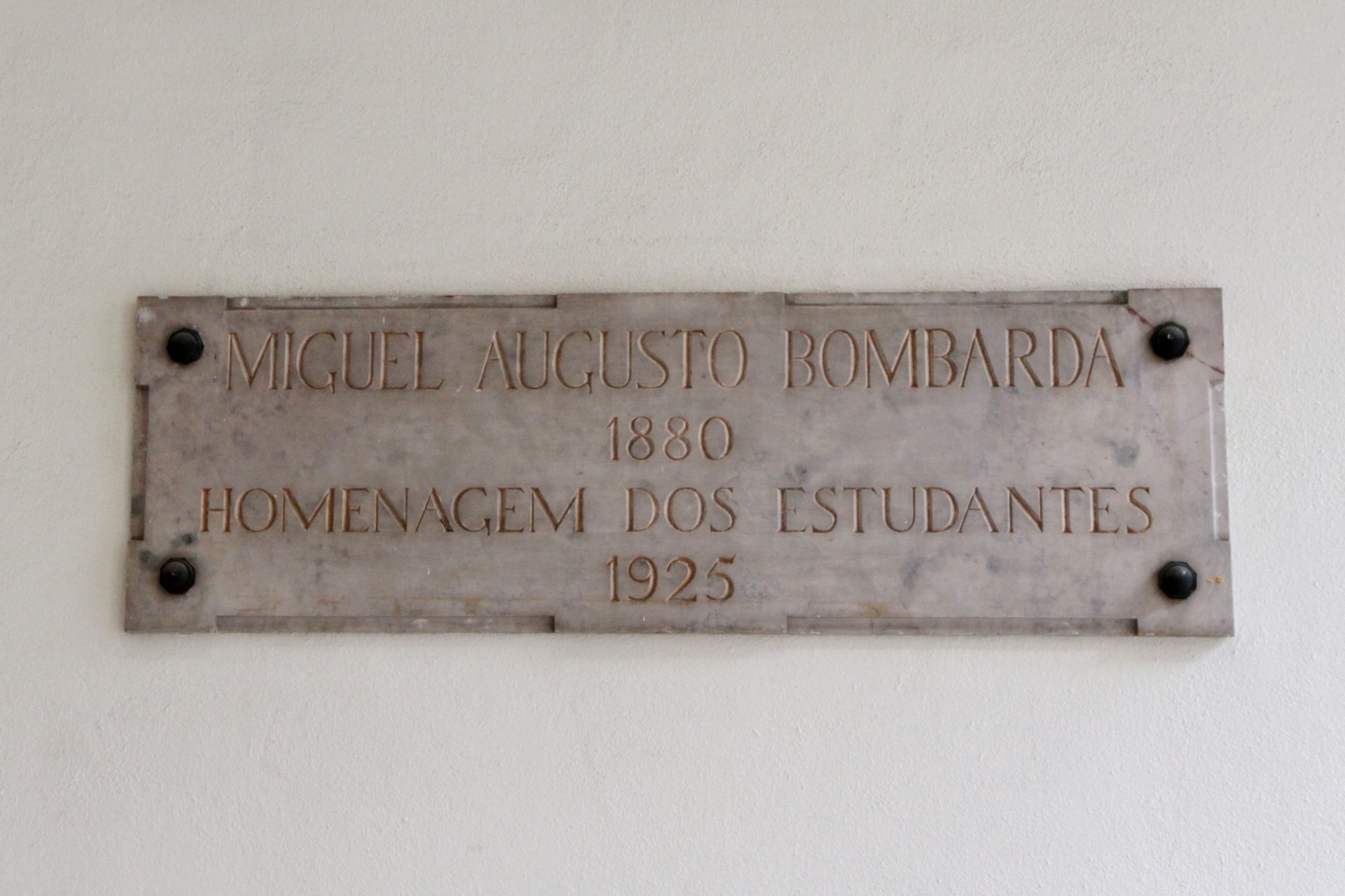 Migueal Bombarda's memorial tablet, NOVA Facultade de Ciencias Medicas, Lisbon - 02.JPG
